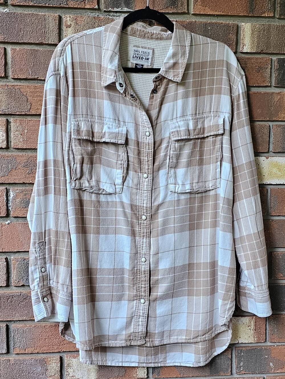 American Eagle Outfitters Plaid Button-up Shirt